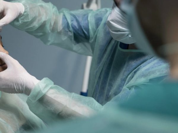 Пластические хирурги: секреты успешных операций